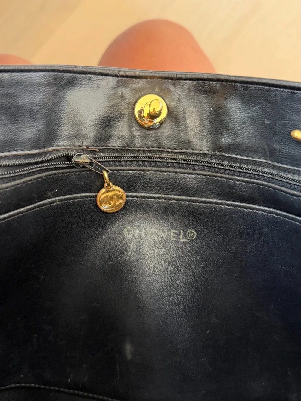 CHANEL Black Quilted Leather Shoulder Bag with Gold Chain